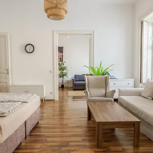 living-apartments-strohgasse.vienna-besthotels.com/